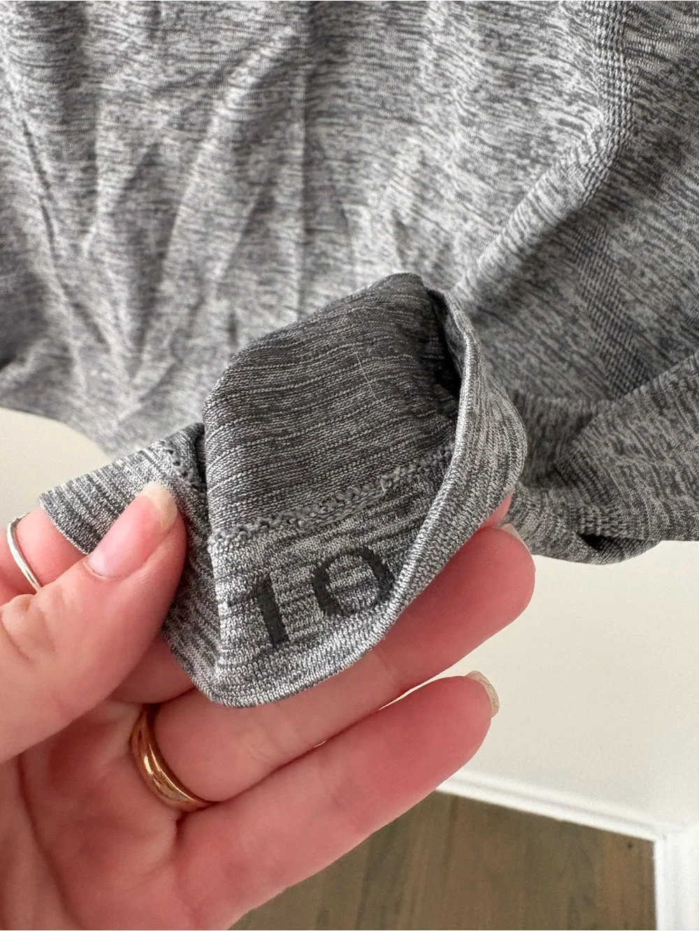 Lululemon Swiftly Tech Shortsleeve Grey Size 10